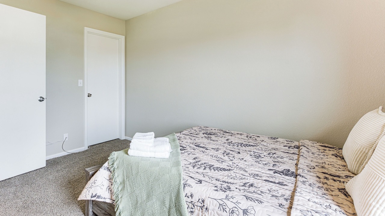 Photo of Bedroom in Lochbuie