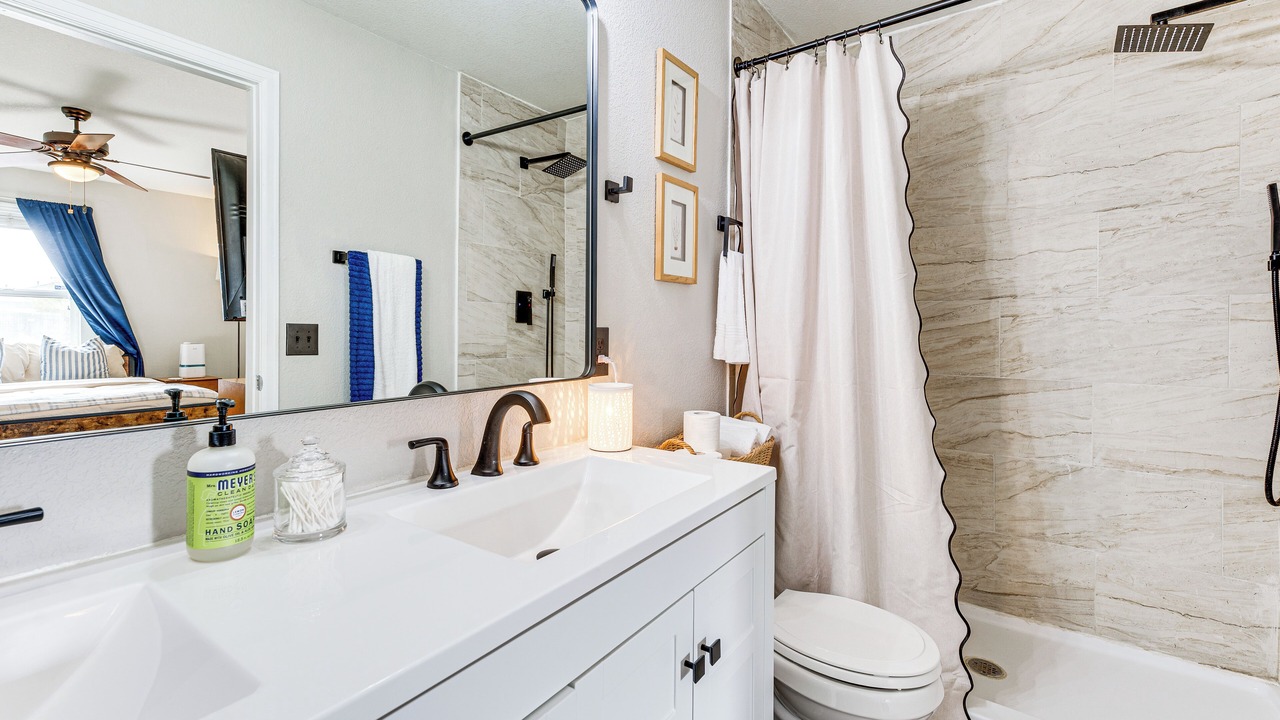 Photo of Bathroom in Lochbuie