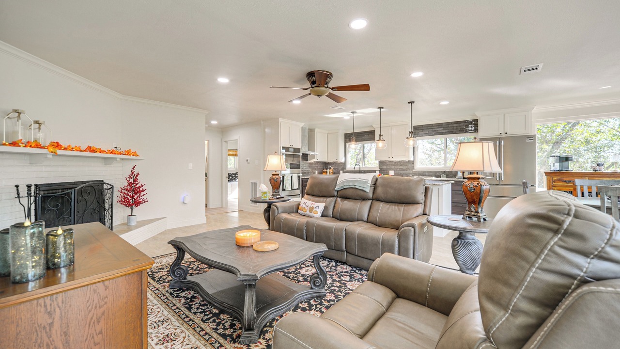 Photo of Livingroom in Granite Shoals