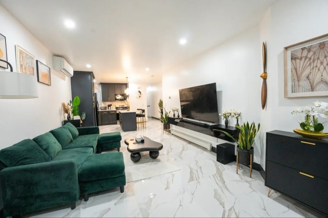 Photo of Livingroom in Canarsie