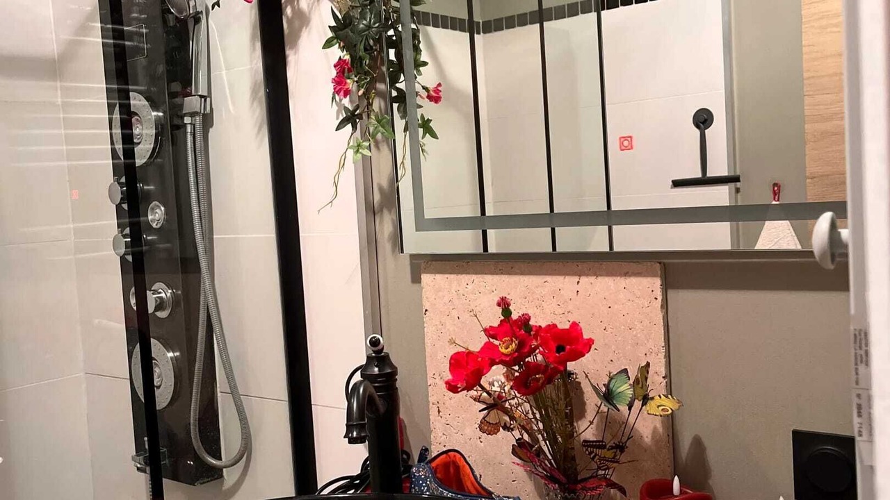 Photo of Bathroom in Equemauville