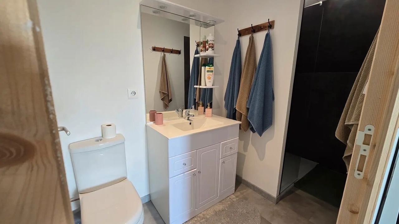 Photo of Bathroom in Folligny