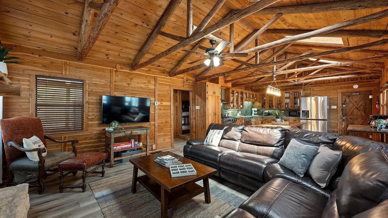 Photo of Livingroom in Spicewood