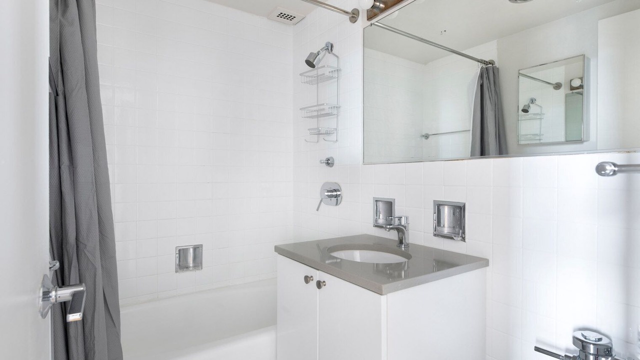 Photo of Bathroom in Prudential - St. Botolph