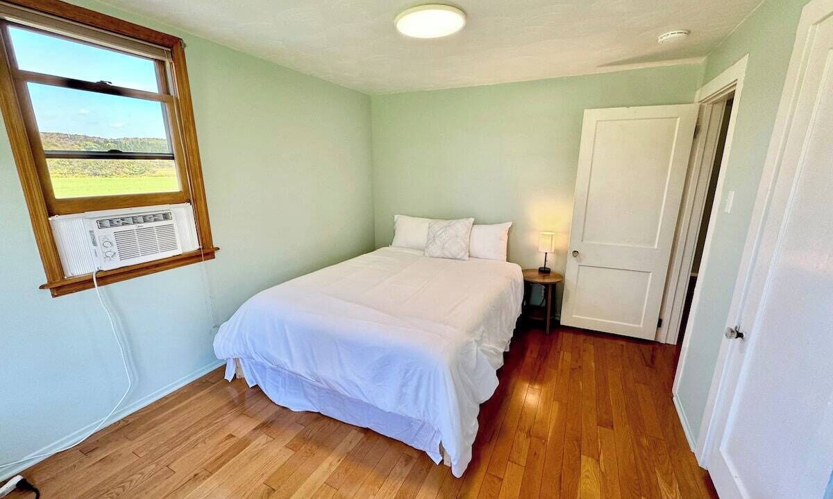 Photo of Bedroom in Hamilton