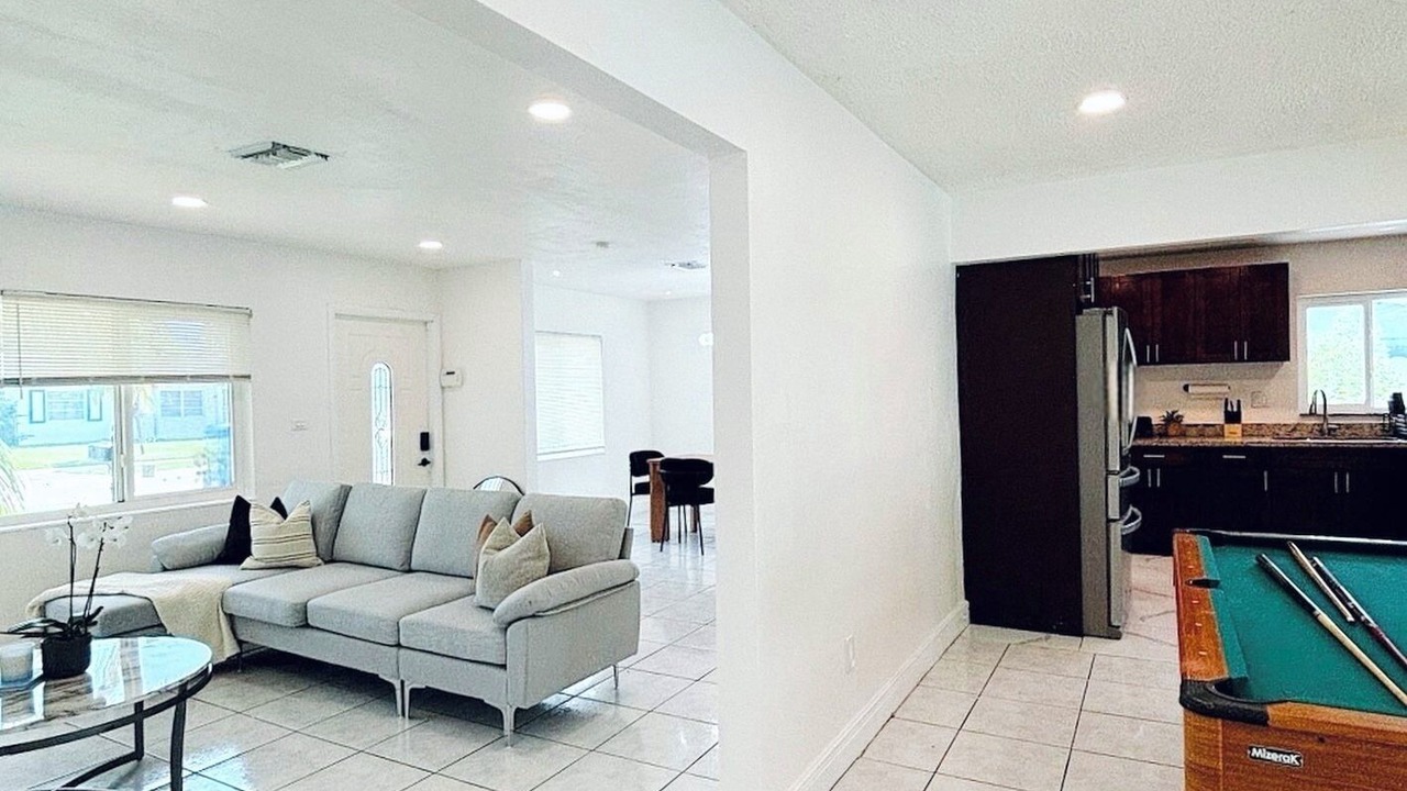 Photo of Livingroom in Miami Gardens