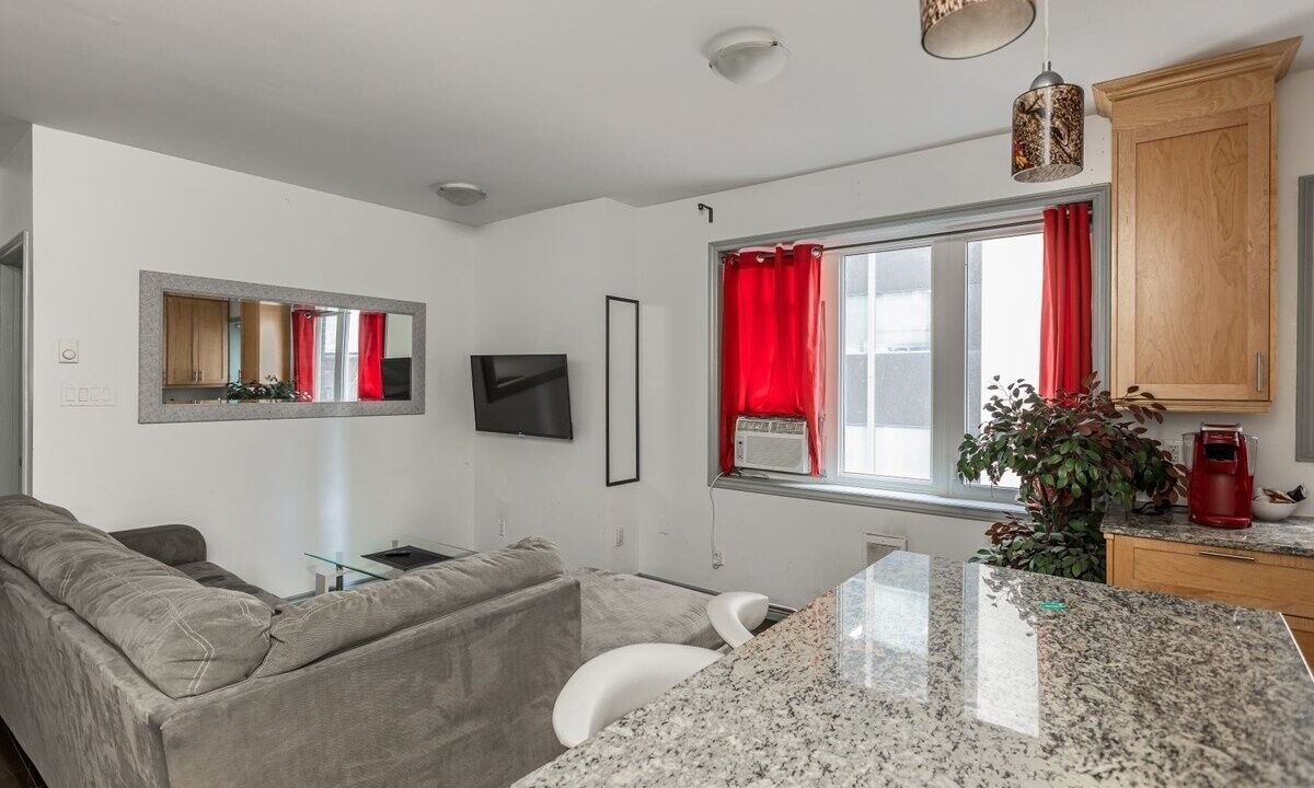 Photo of Livingroom in ByWard Market