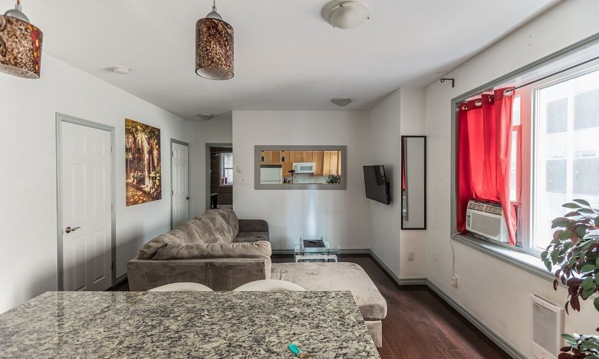 Photo of Livingroom in ByWard Market