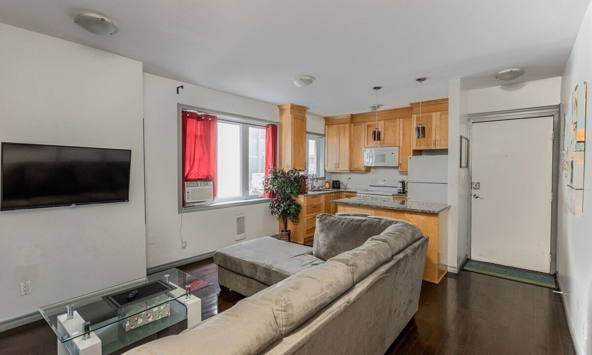 Photo of Livingroom in ByWard Market