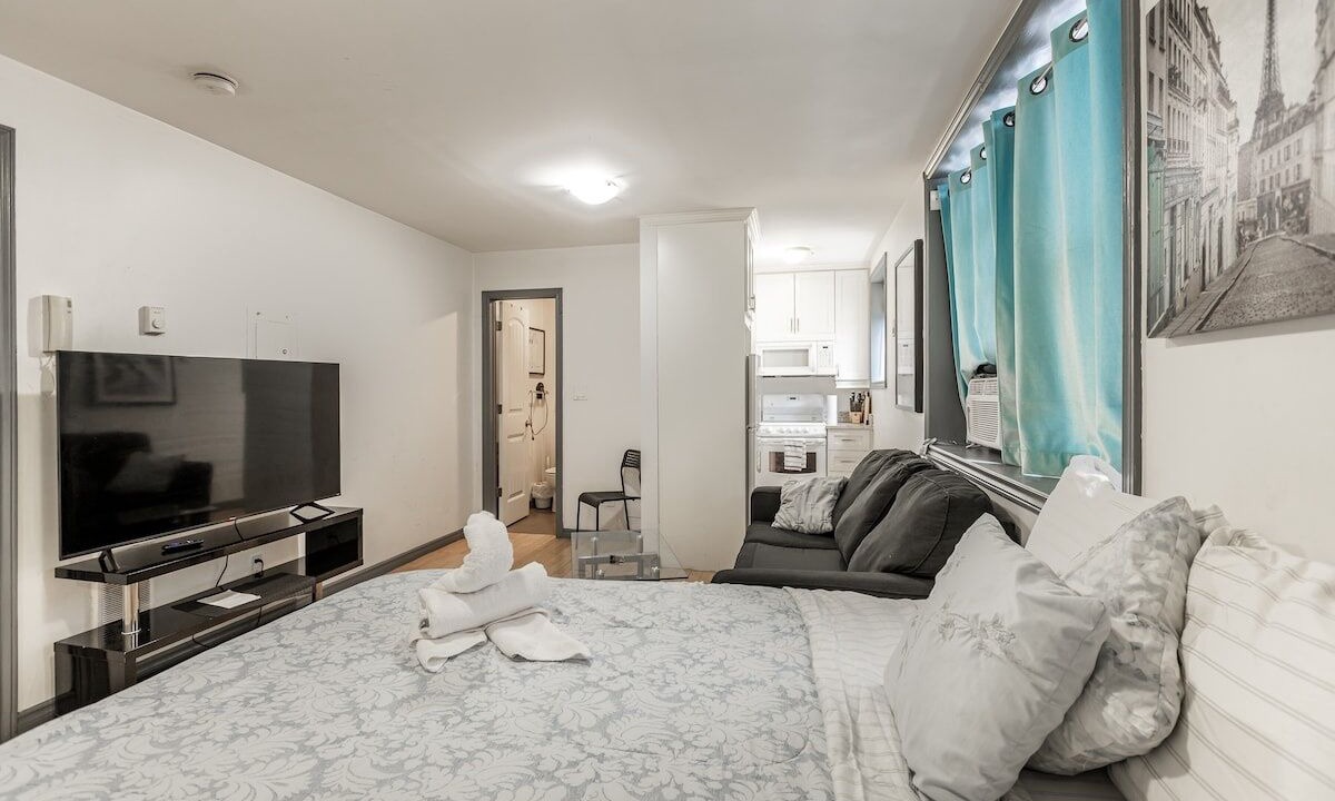 Photo of Bedroom in ByWard Market