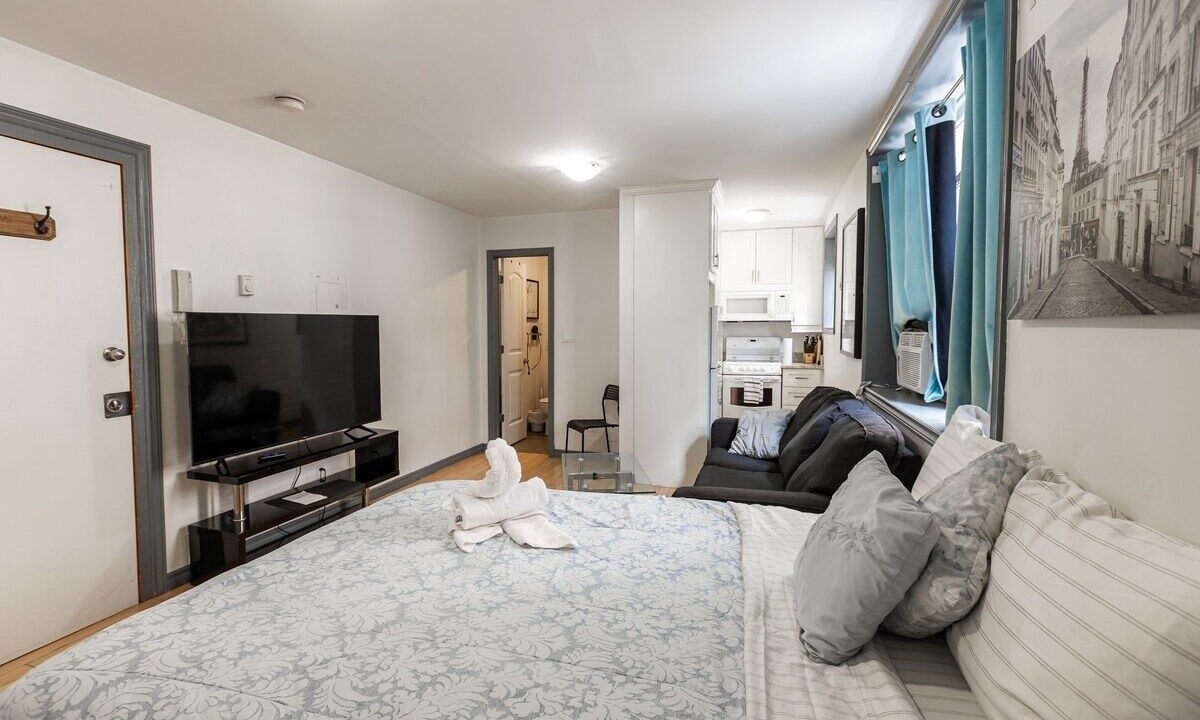 Photo of Bedroom in ByWard Market