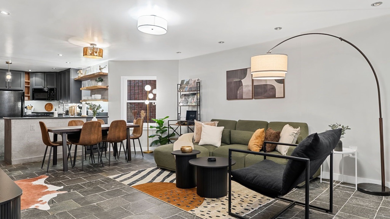 Photo of Livingroom in Shaw