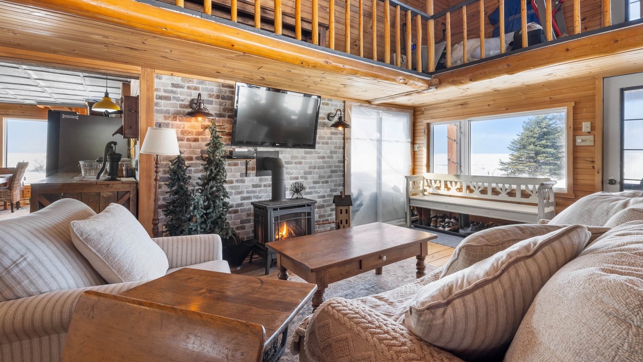 Photo of Livingroom in Prince County
