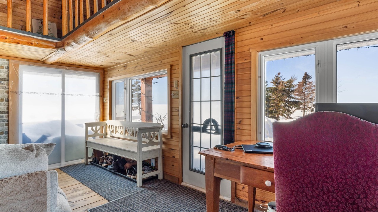 Photo of Livingroom in Prince County