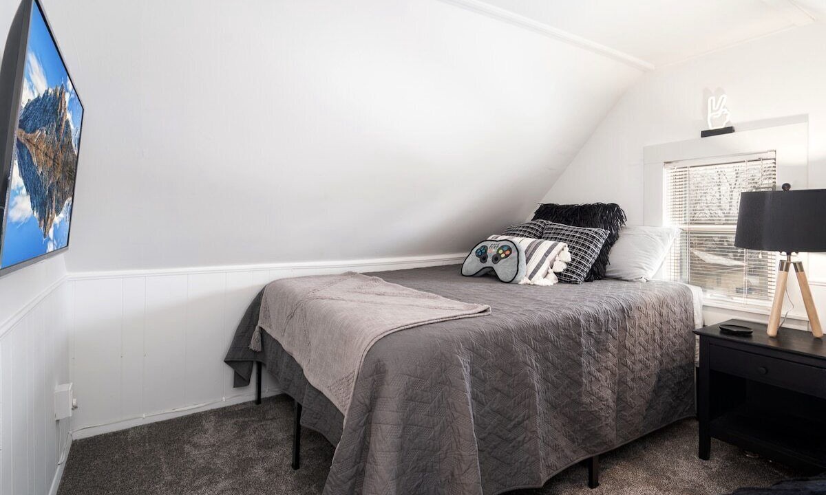 Photo of Bedroom in Richfield
