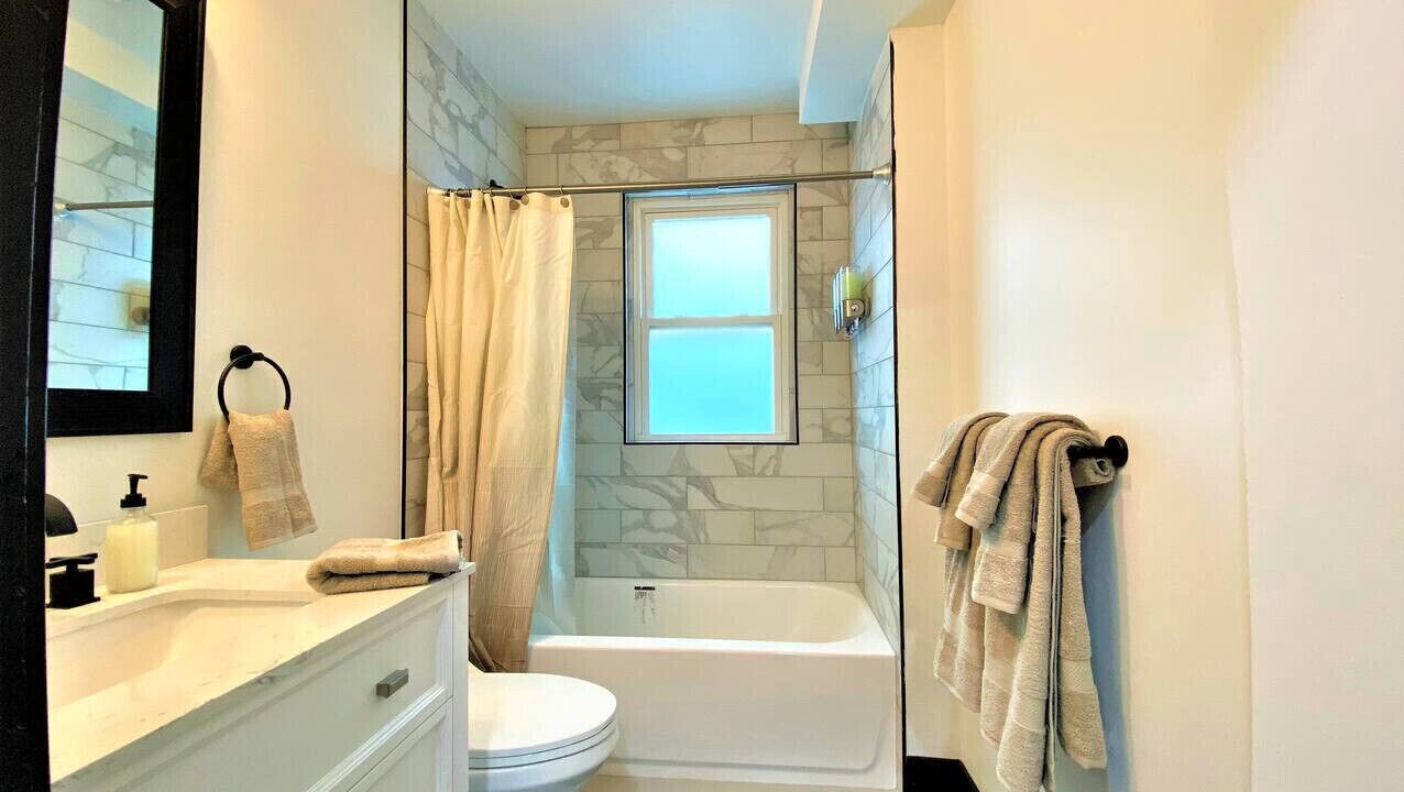 Photo of Bathroom in Old North Columbus