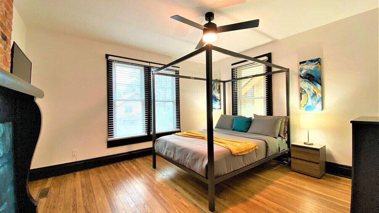 Photo of Bedroom in Old North Columbus