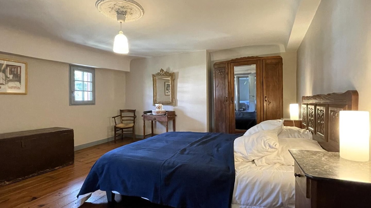 Photo of Bedroom in Sare