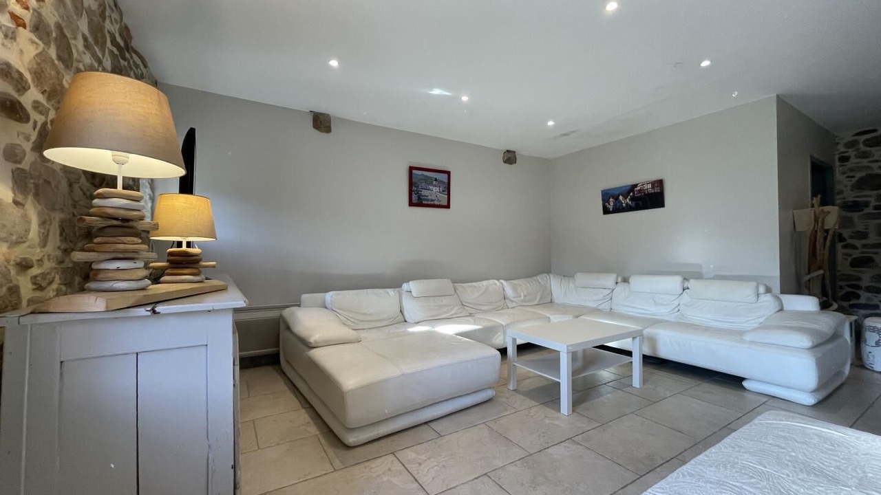 Photo of Livingroom in Sare