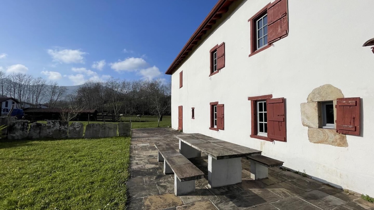 Photo of Outdoor in Sare