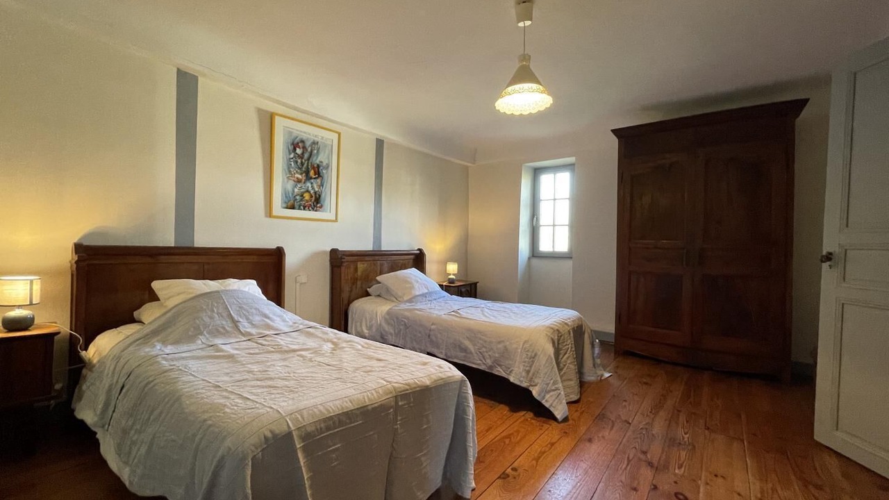Photo of Bedroom in Sare