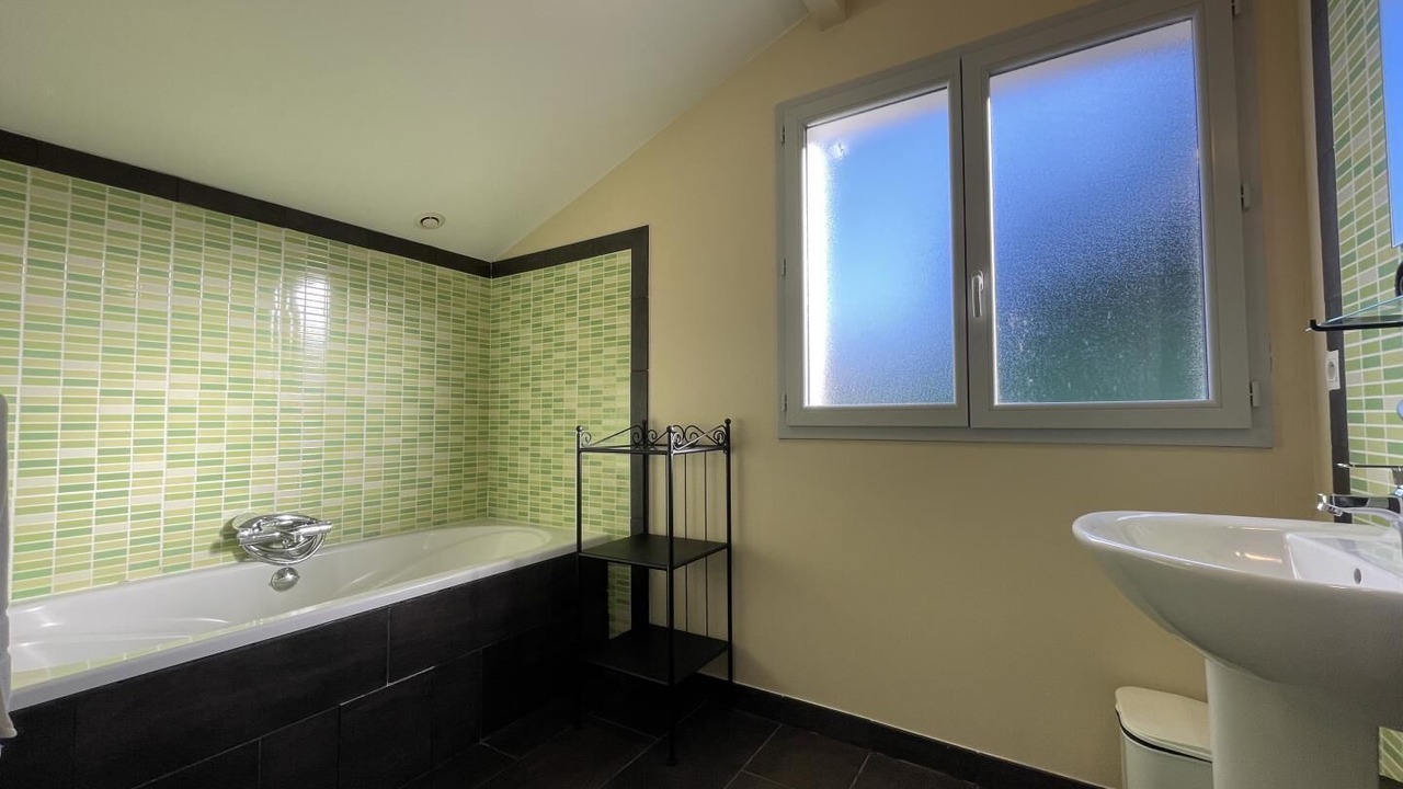 Photo of Bathroom in Saint-Pierre-d'Irube