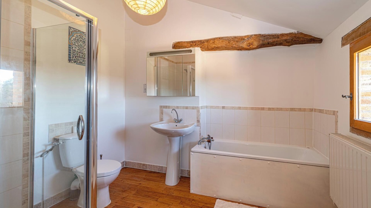 Photo of Bathroom in Lisle-sur-Tarn