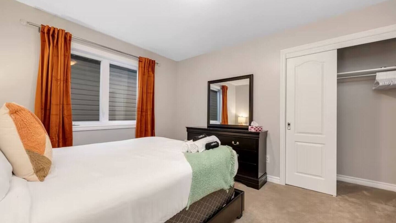 Photo of Bedroom in Ottawa Division