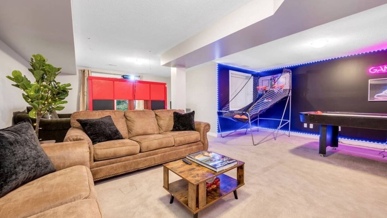 Photo of Livingroom in Ottawa Division