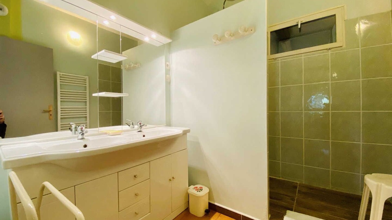 Photo of Bathroom in Mailhac