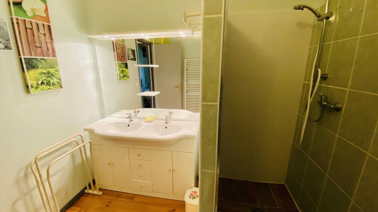 Photo of Bathroom in Mailhac