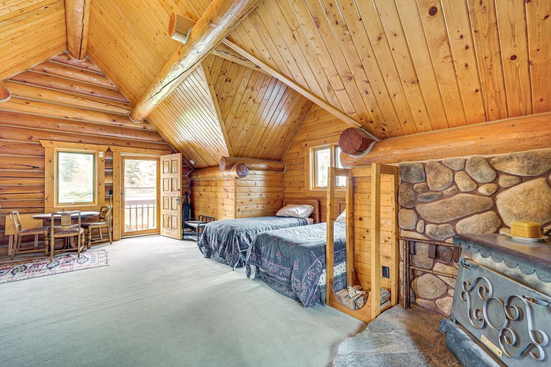 Photo of Bedroom in Cascade