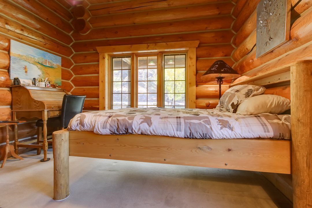 Photo of Bedroom in Cascade