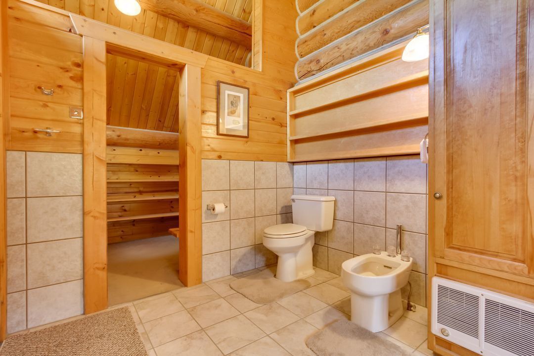 Photo of Bathroom in Cascade