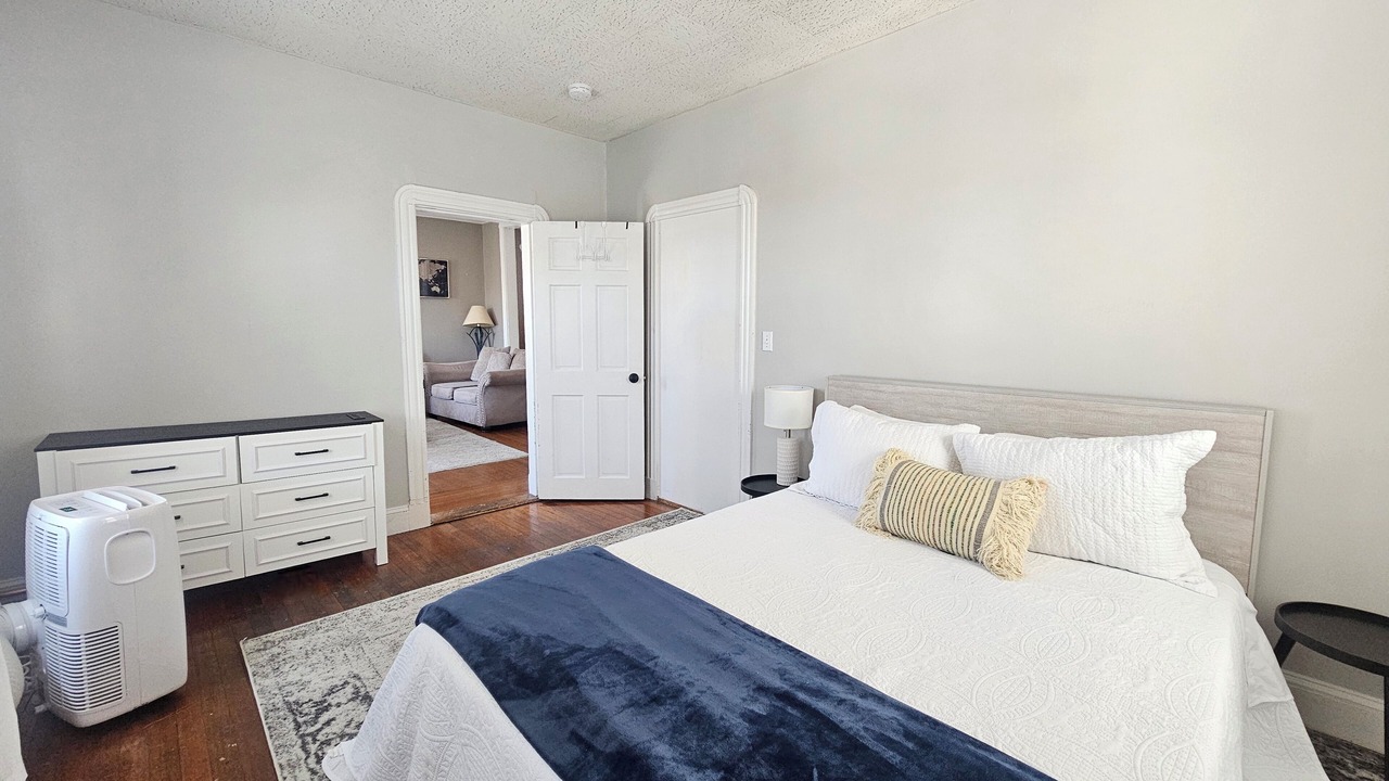 Photo of Bedroom in Yachting Village