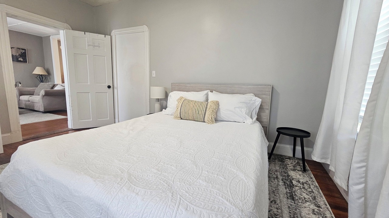 Photo of Bedroom in Yachting Village