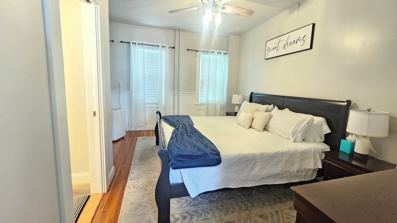 Photo of Bedroom in Yachting Village