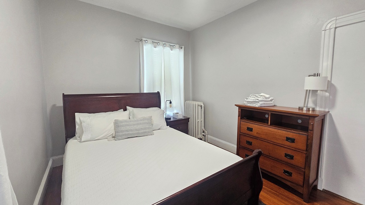 Photo of Bedroom in Yachting Village