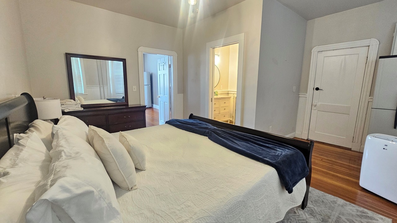 Photo of Bedroom in Yachting Village