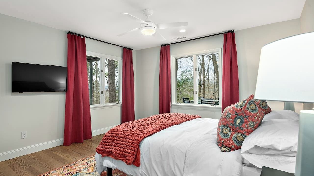 Photo of Bedroom in Weaverville