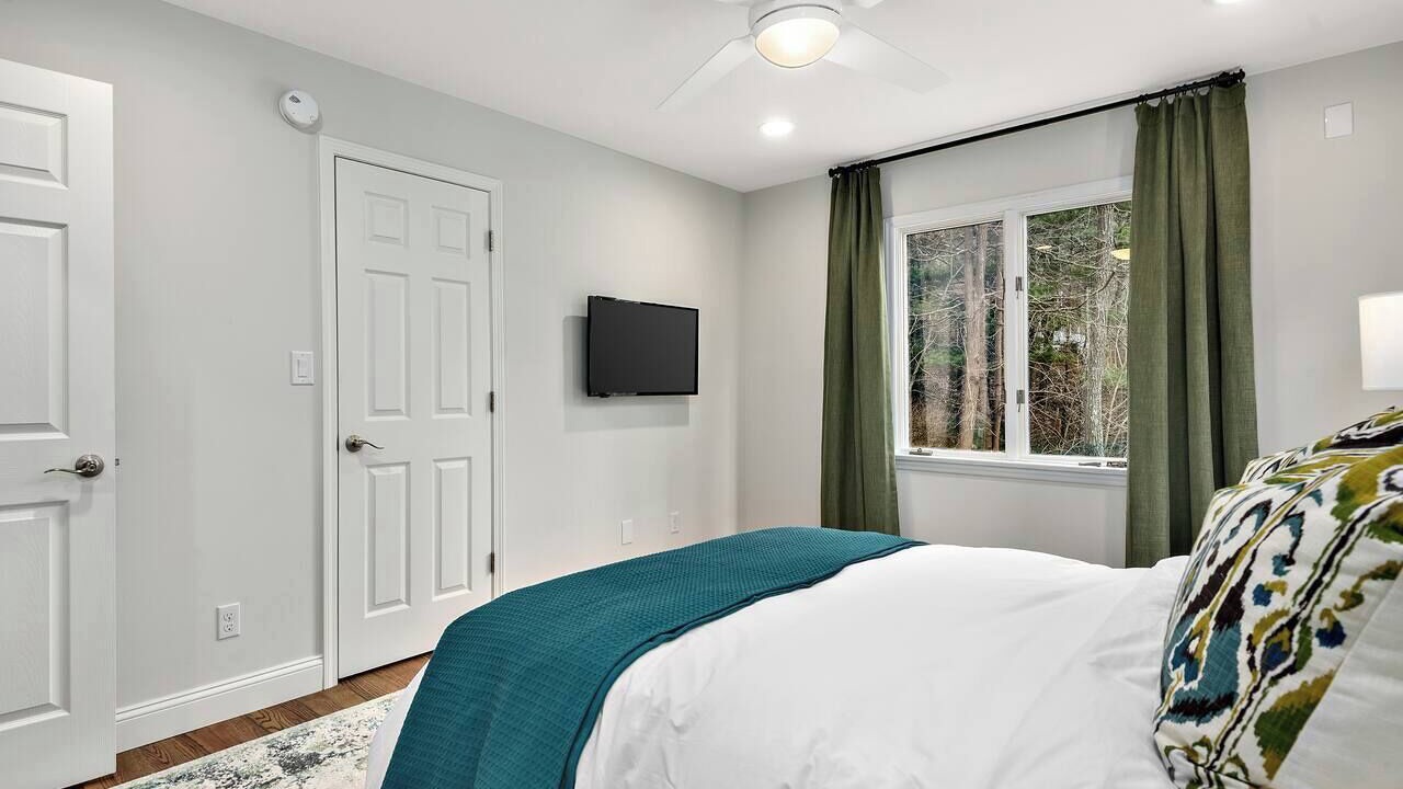 Photo of Bedroom in Weaverville