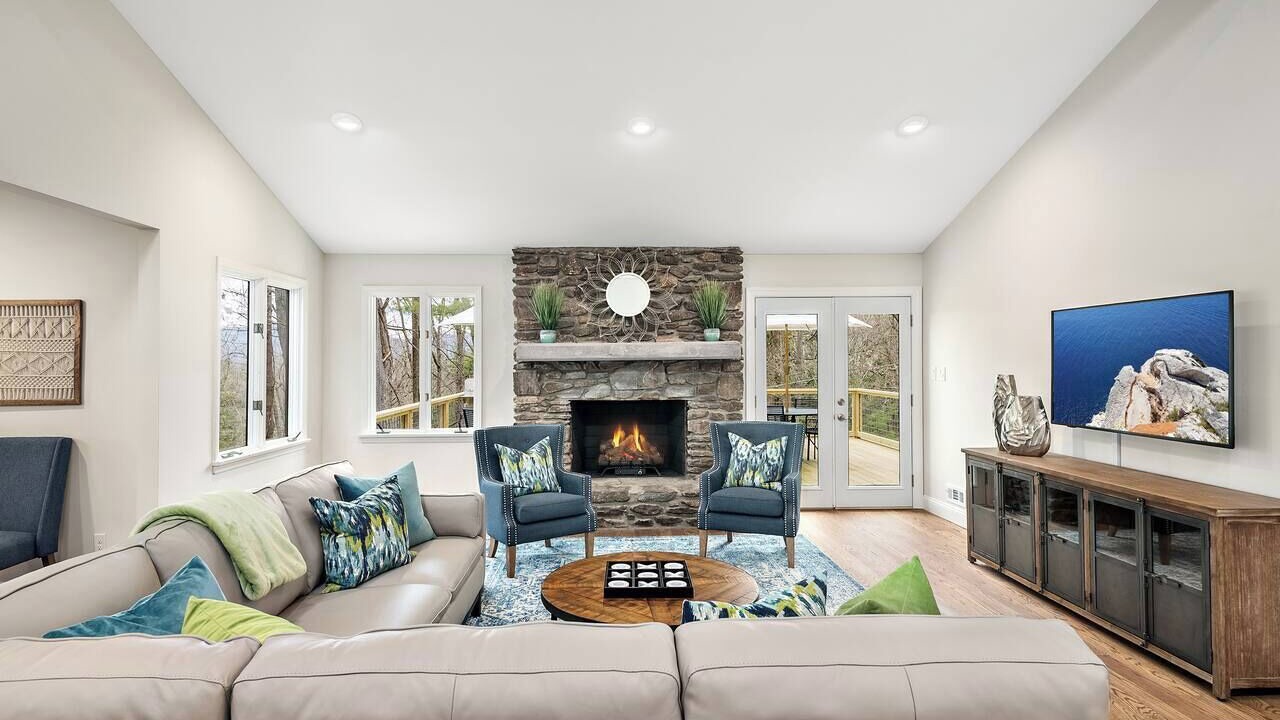 Photo of Livingroom in Weaverville