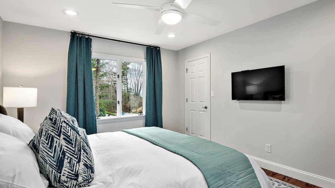 Photo of Bedroom in Weaverville