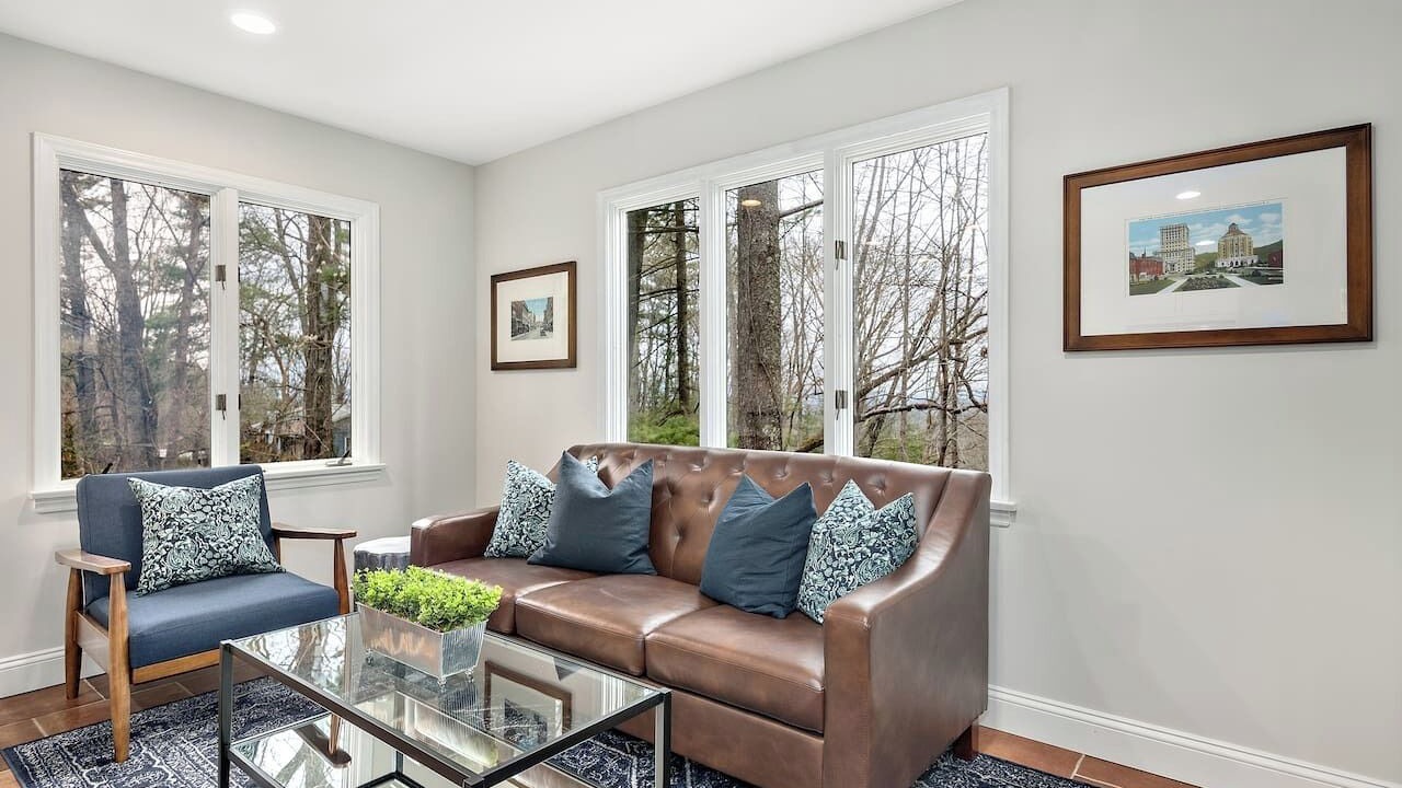 Photo of Livingroom in Weaverville
