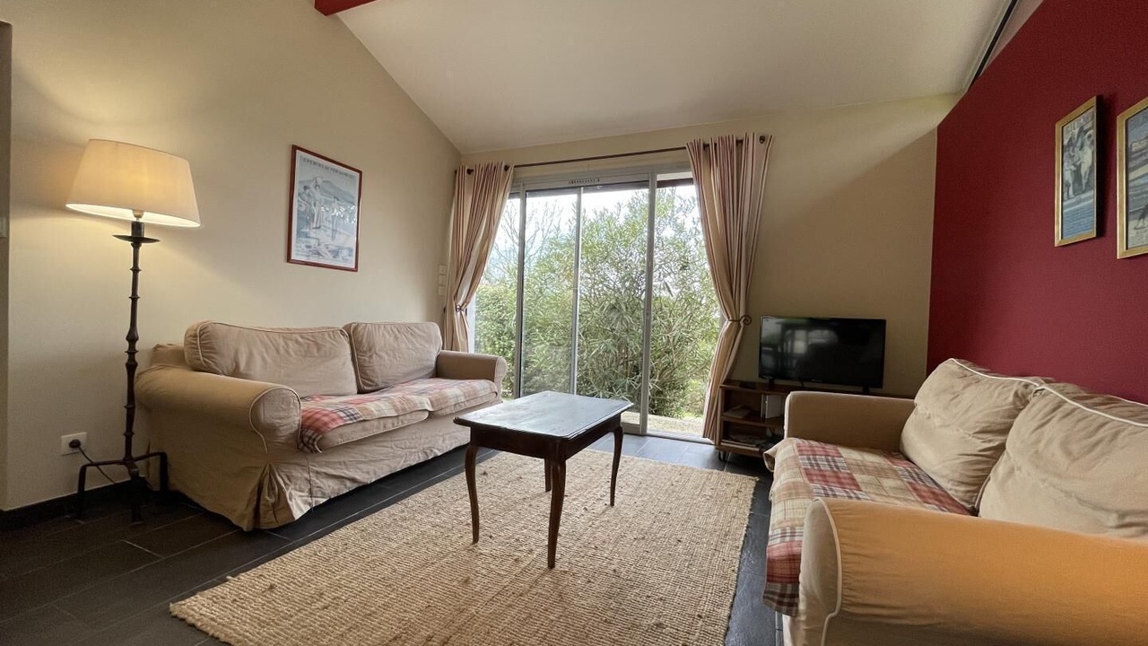Photo of Livingroom in Saint-Pierre-d'Irube