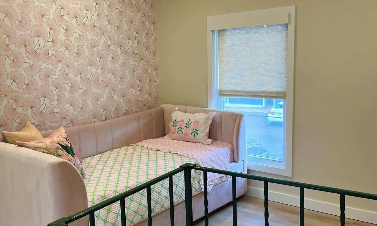 Photo of Others in Wall