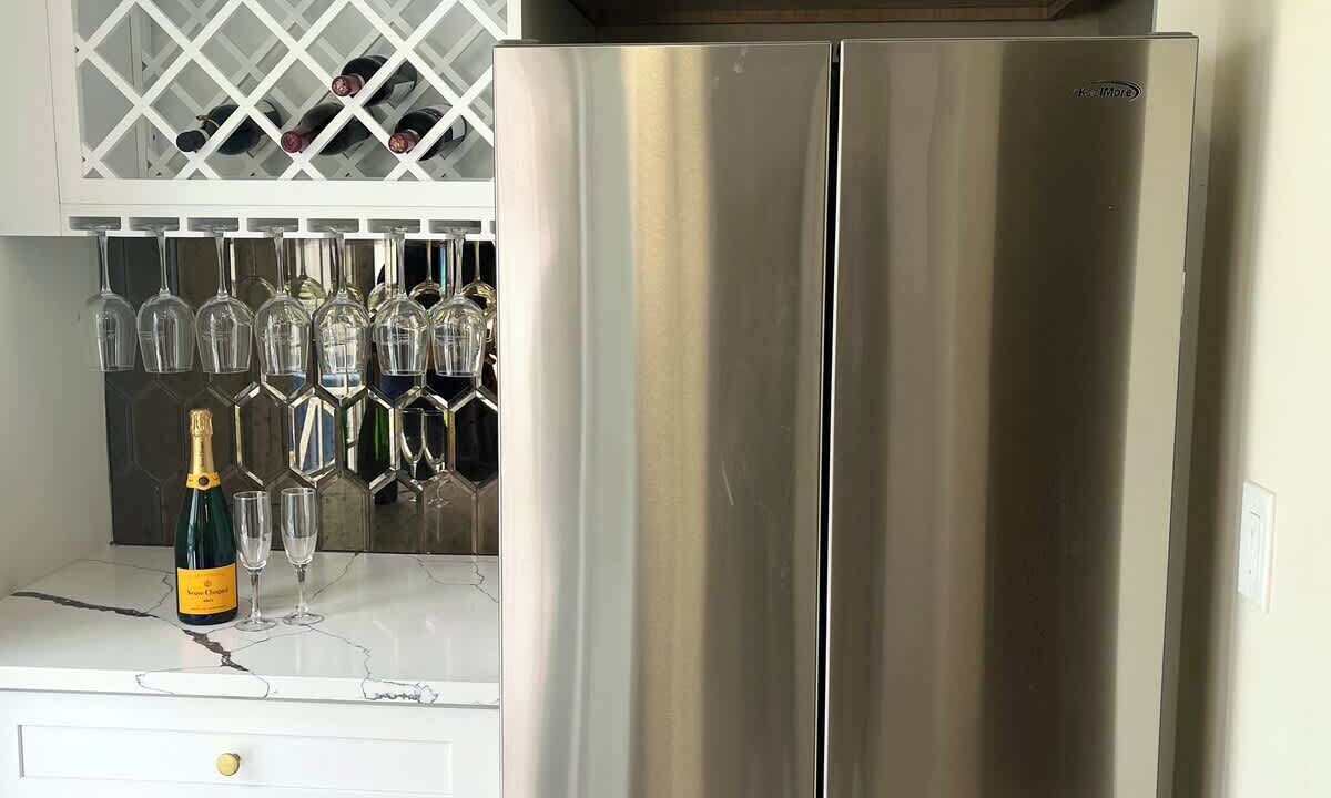 Photo of Others in Wall