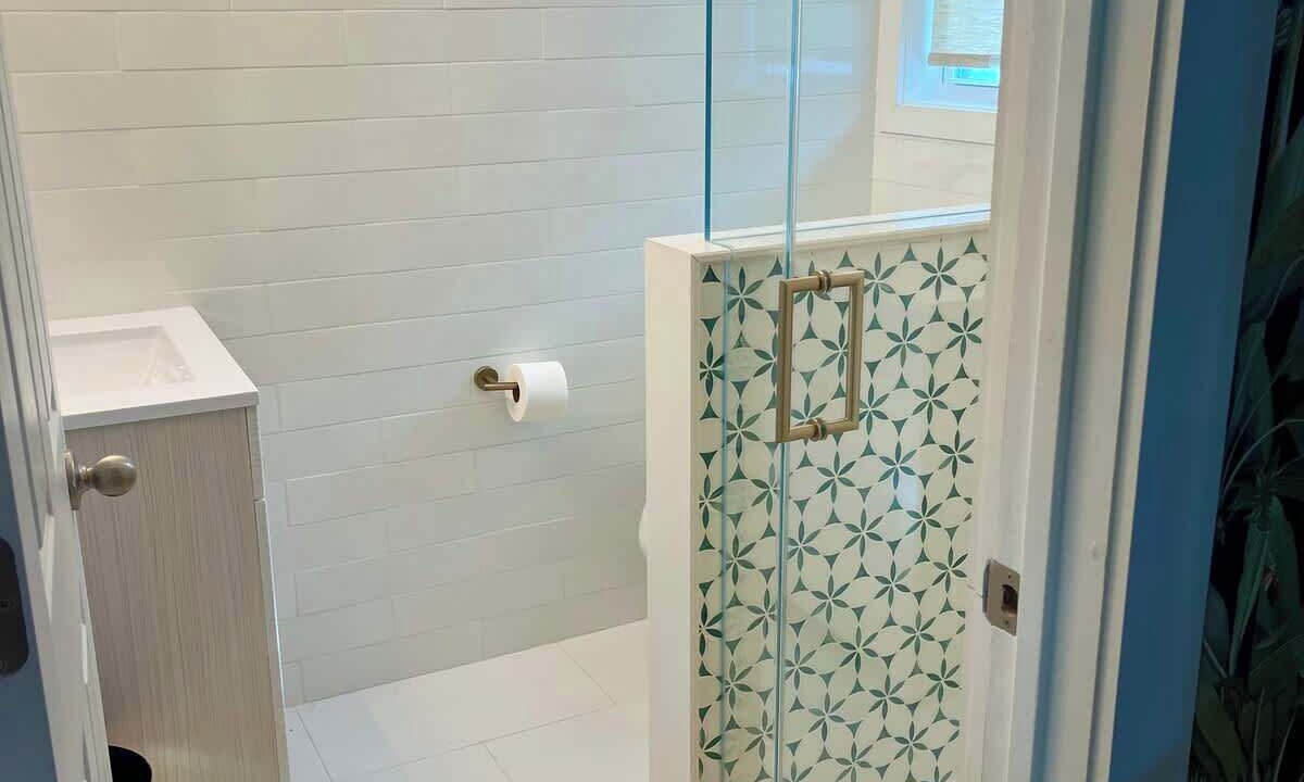 Photo of Bathroom in Wall