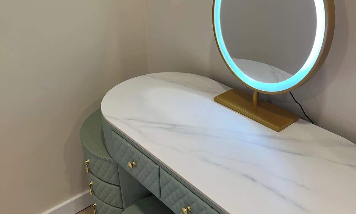 Photo of Others in Wall