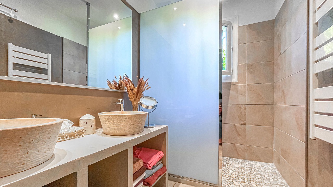 Photo of Bathroom in Cabannes